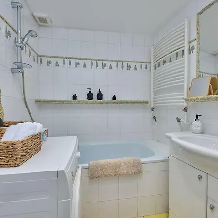 Old - Courtyard Apartmán