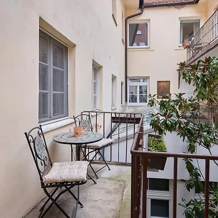 Apartmán Old - Courtyard